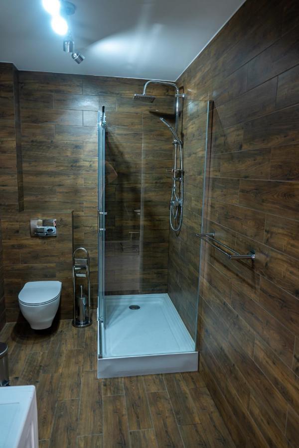 Apartament Przy Parku Z Duzym Tarasem ,Prywatny Parking Appartamento Świnoujście Esterno foto