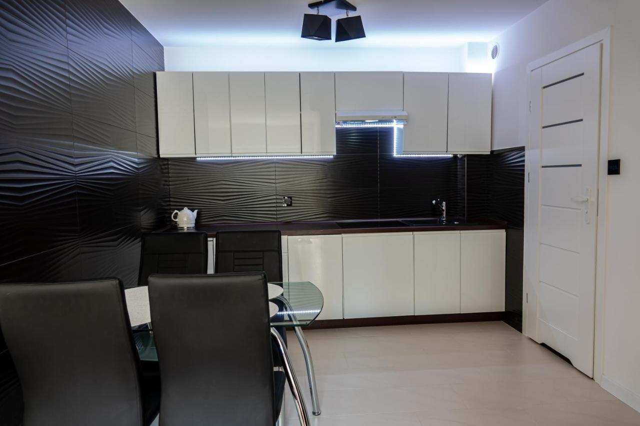 Apartament Przy Parku Z Duzym Tarasem ,Prywatny Parking Appartamento Świnoujście Esterno foto