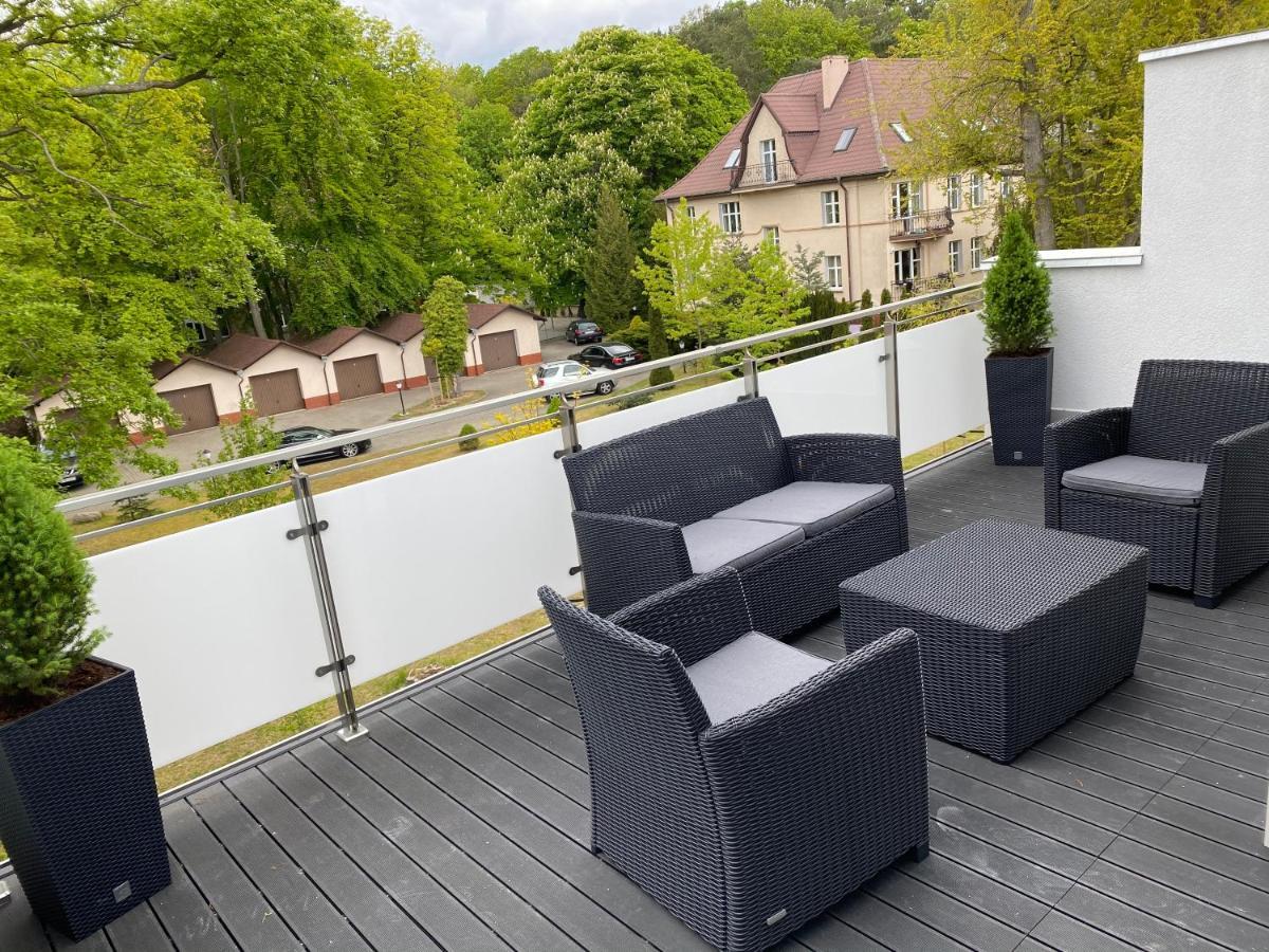Apartament Przy Parku Z Duzym Tarasem ,Prywatny Parking Appartamento Świnoujście Esterno foto